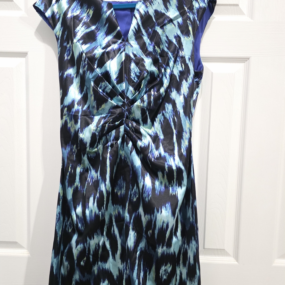 Connected Apparel Black and Blue Abstract Twist-Front Midi Dress